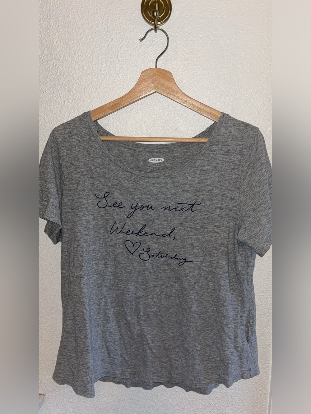 Old Navy Gray Short-Sleeve Scoop Neck Tee with Navy Script